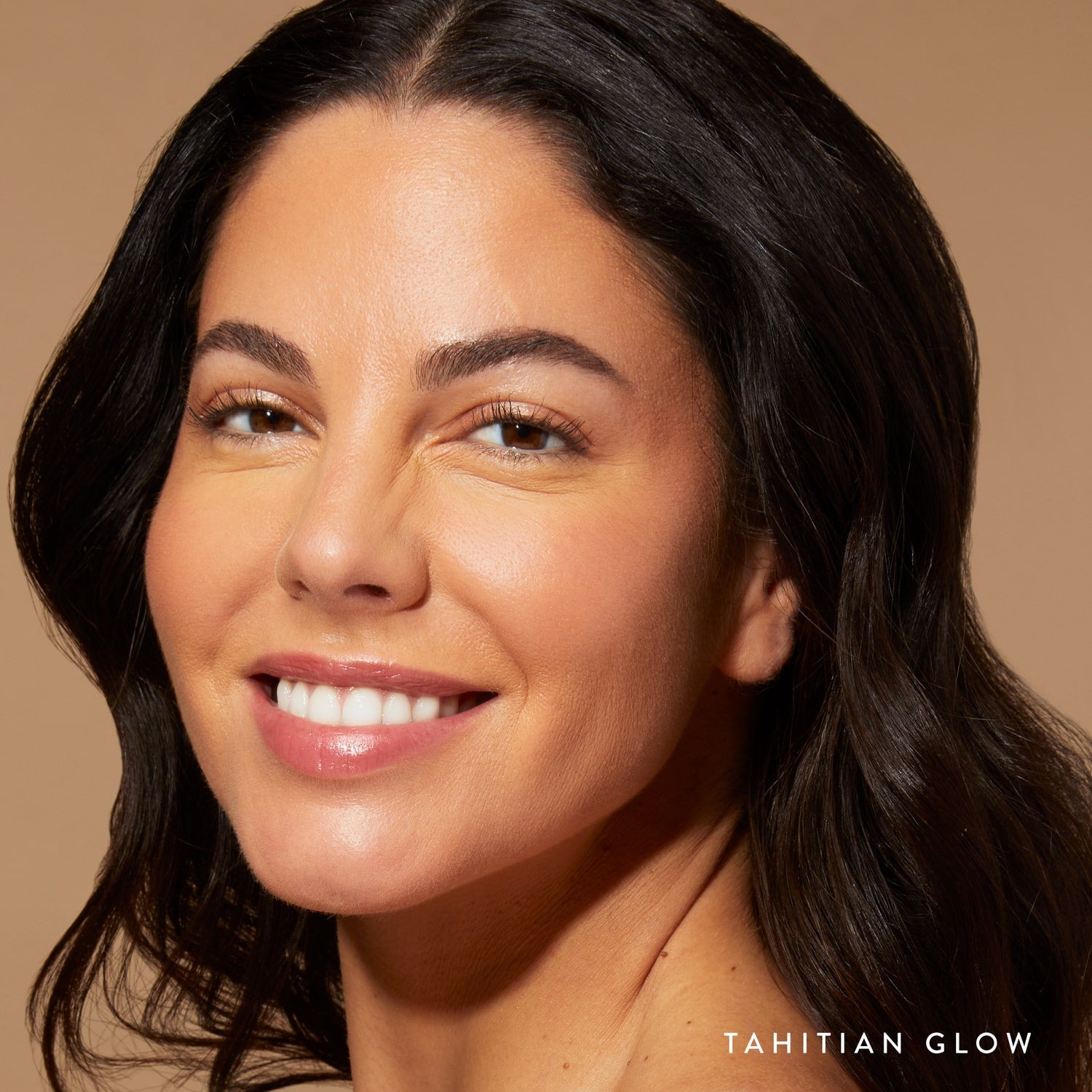 BakedBodyFrosting_Model_TahitianGinger-ECommerce_JPG_2_-min