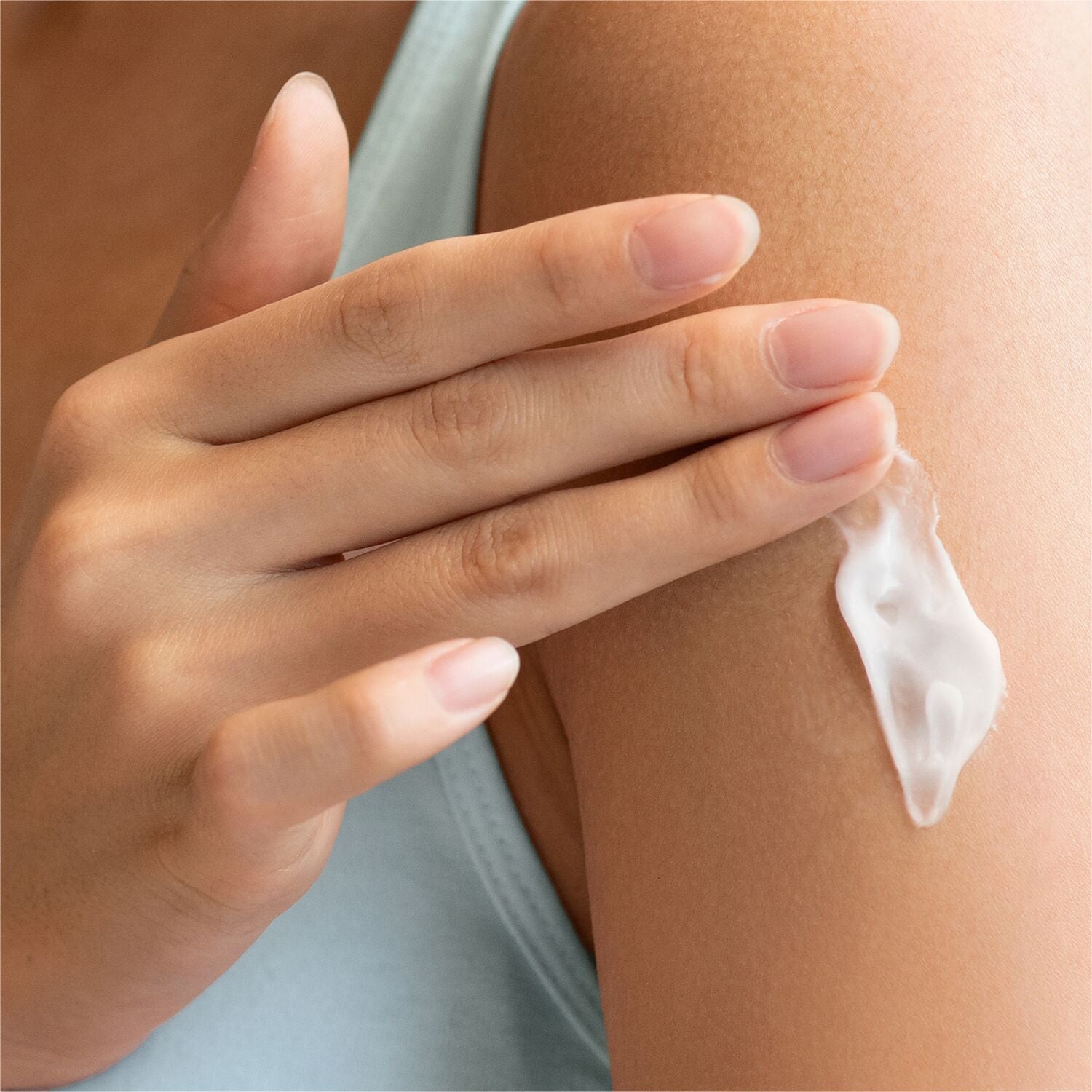 Bliss_BodyButterMaximumMoistureCream_Naked_Unscented_6.7oz__Application-ECommerce_JPG