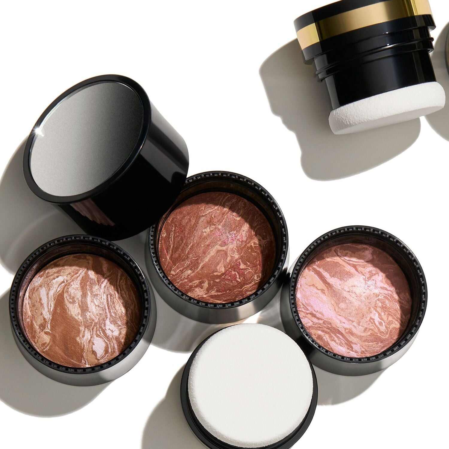 LG-BakedToGoBronze-n-brightening-Lifestyle2-ECommerce_JPG
