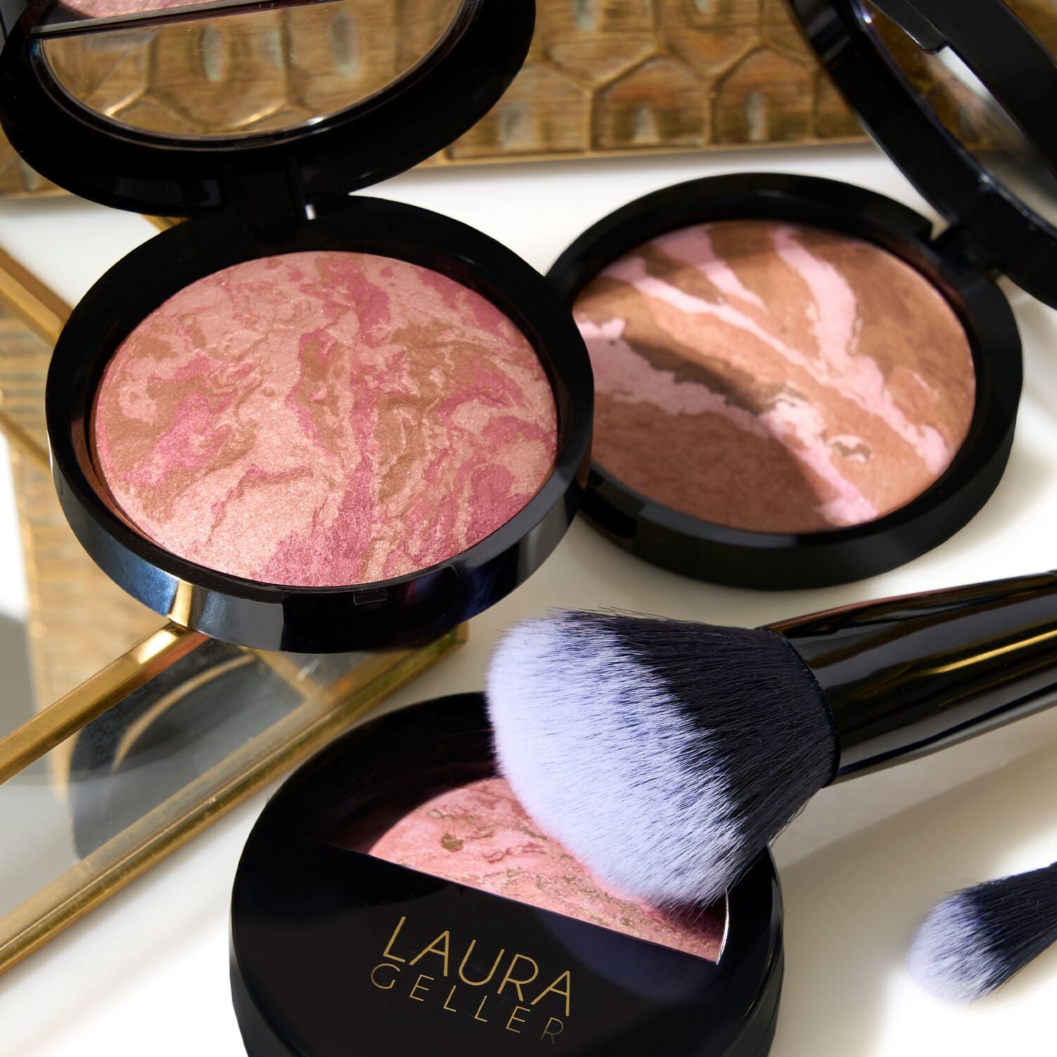 LG_BakedBlush-n-Bronze_LifestylewithBrush1-ECommerce_JPG