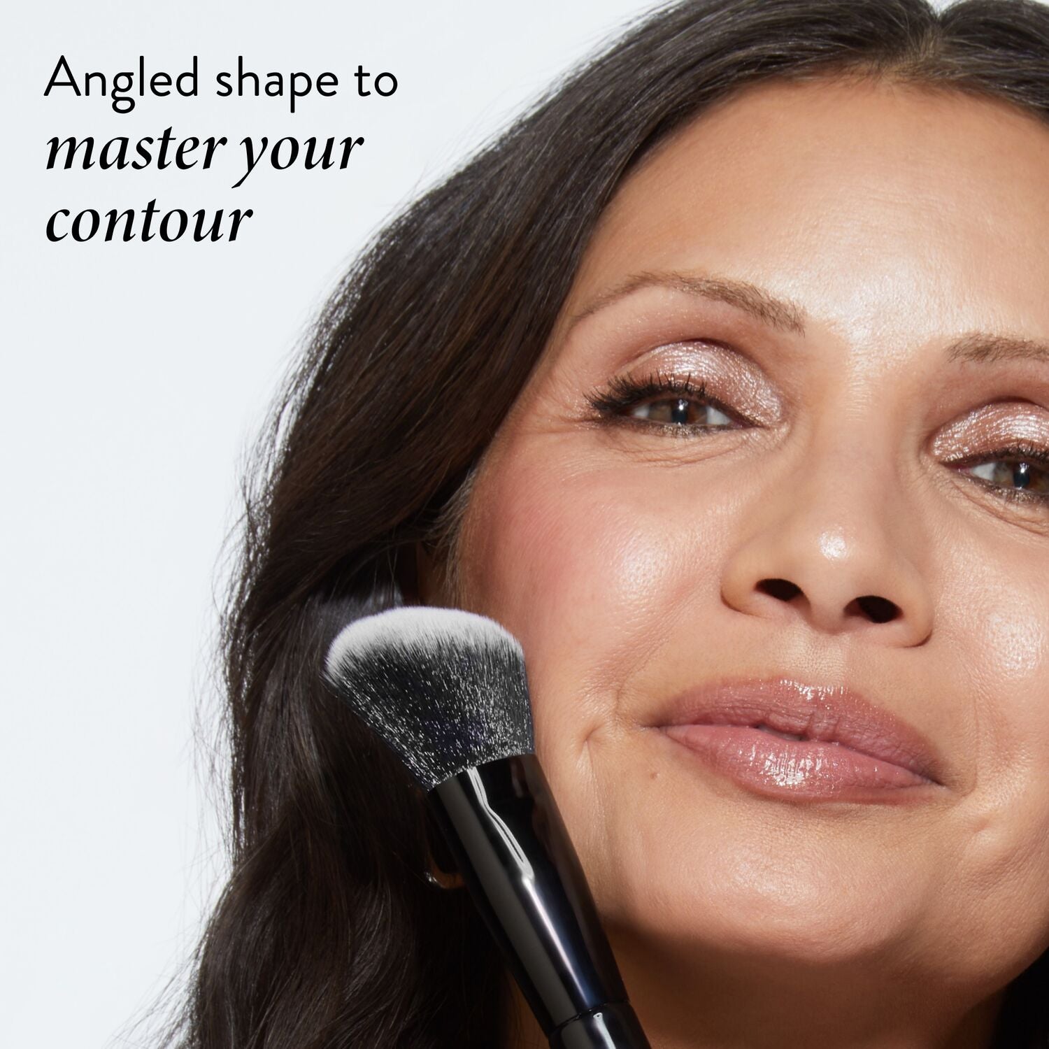 LG_BrushFranchisePDPUPDATE_AngledBlushBrush_MODELWCOPY2-ECommerce_JPG_55215dad-7547-42a7-83dc-fe579926343c