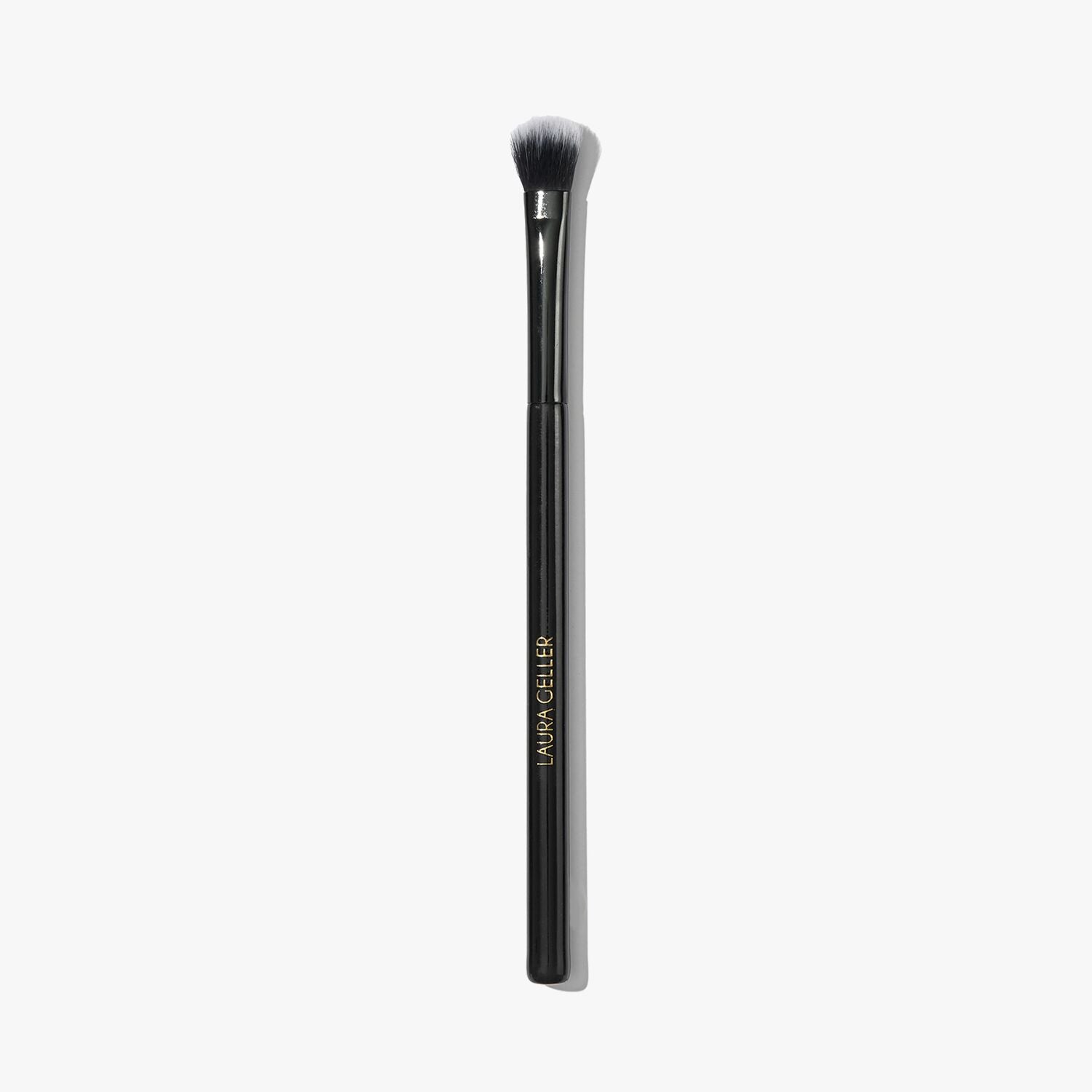 LauraGeller_AlloverEyeshadowBrush_Soldier_Ecom-ECommerce_JPG