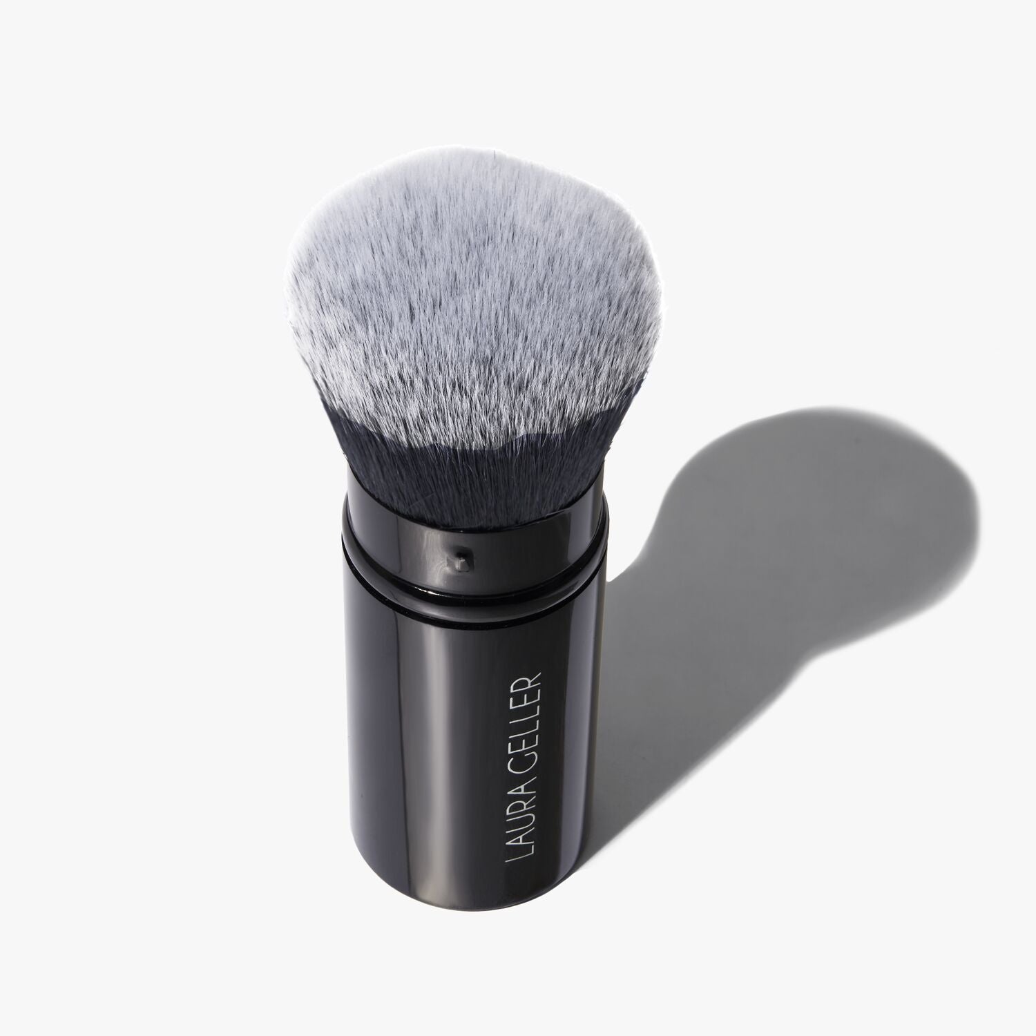 LauraGeller_RetractableAirbrushKabukiBrush_Soldier-ECommerce_JPG_1